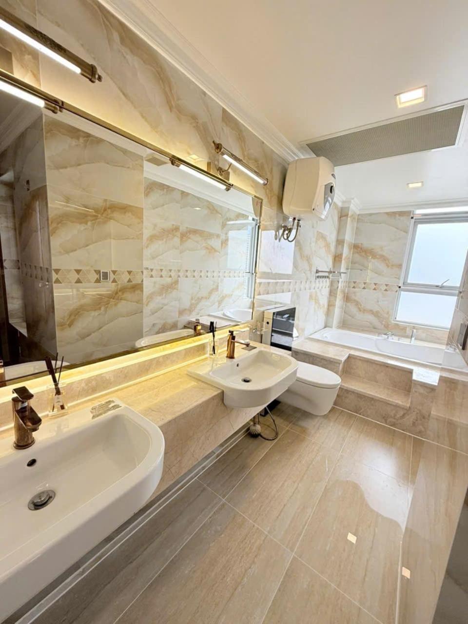 Luxury Penthouse Starhill Căn hộ *