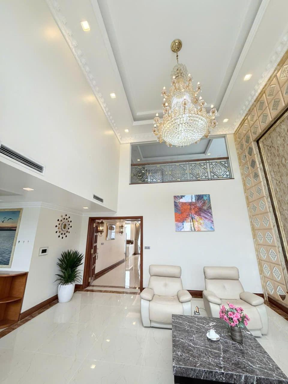 Luxury Penthouse Starhill Căn hộ *